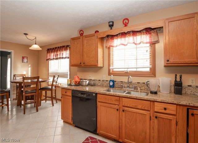 4839 Pond Drive NW, North Canton, OH 44720