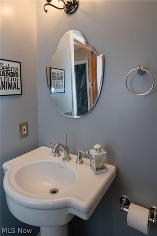 4839 Pond Drive NW, North Canton, OH 44720