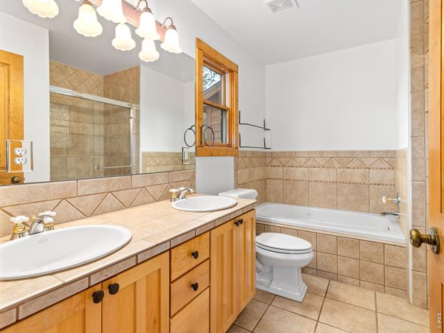 1431 S Saint Vrain Ave B, Estes Park, CO 80517