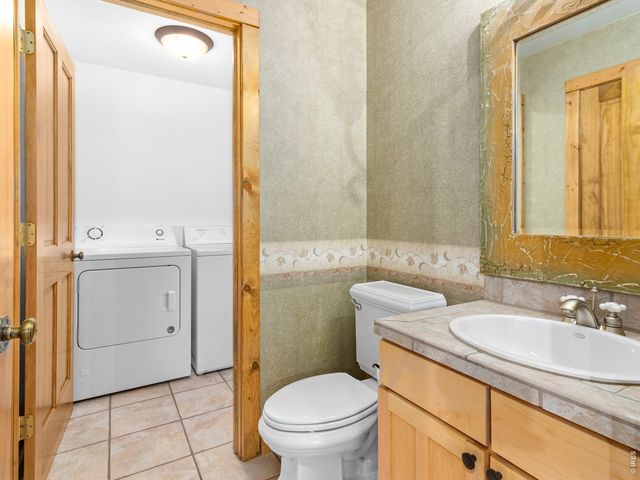 1431 S Saint Vrain Ave B, Estes Park, CO 80517