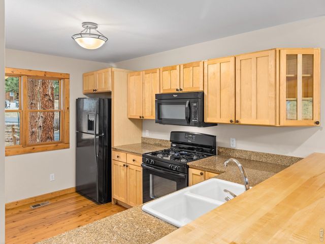 1431 S Saint Vrain Ave B, Estes Park, CO 80517
