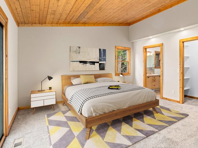 1431 S Saint Vrain Ave B, Estes Park, CO 80517