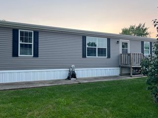 315 Avenue F Avenue, Bloomington, IL 61704