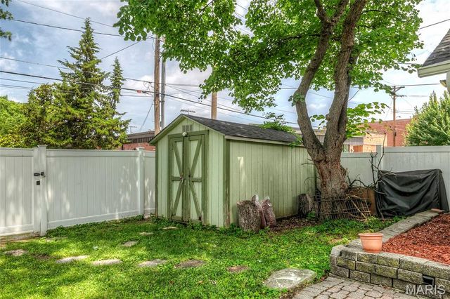 621 Houston Street, St Charles, MO 63301