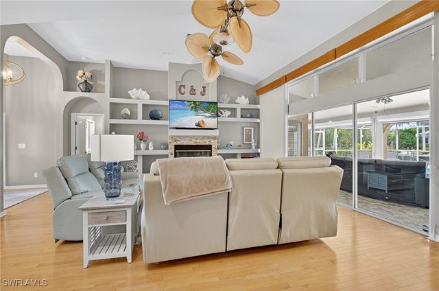 1215 SE 21st ST, Cape Coral, FL 33990