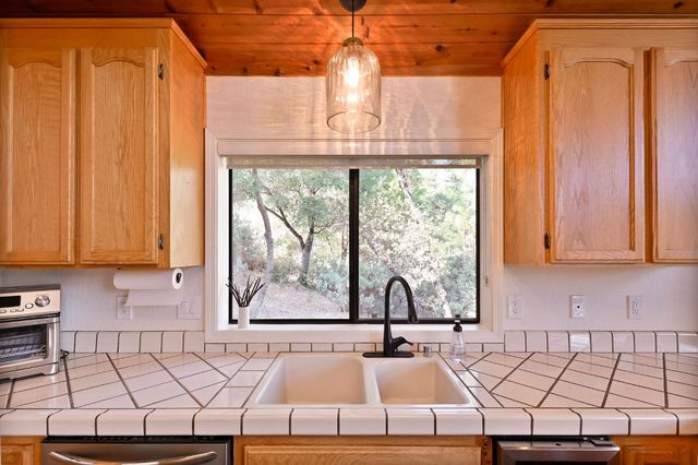 1519 Roaring Camp Rd, Murphys, CA 95247