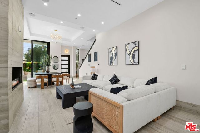 616 7th, Venice, CA 90291