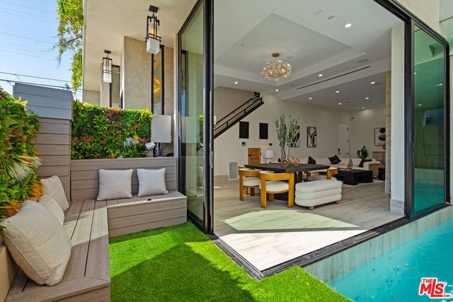 616 7th, Venice, CA 90291