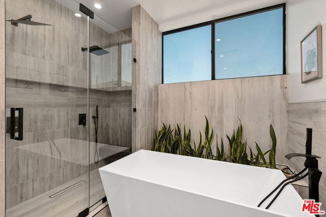 616 7th, Venice, CA 90291
