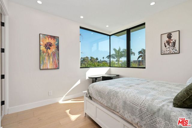 616 7th, Venice, CA 90291