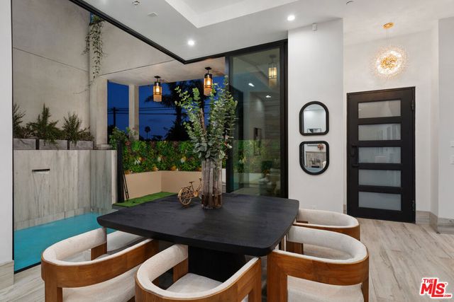 616 7th, Venice, CA 90291