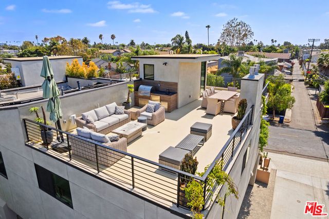 616 7th, Venice, CA 90291