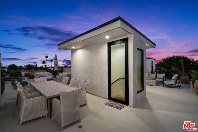616 7th, Venice, CA 90291
