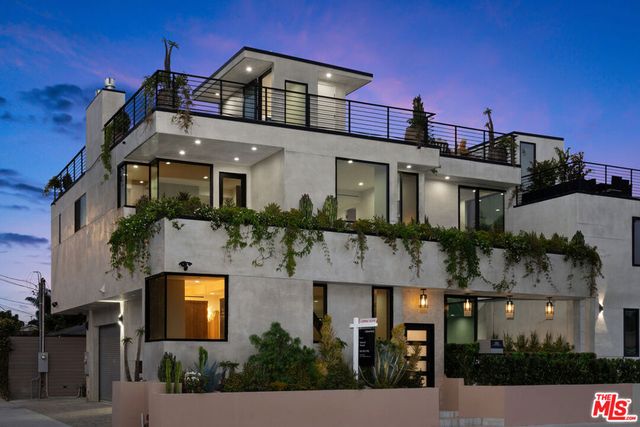 616 7th, Venice, CA 90291