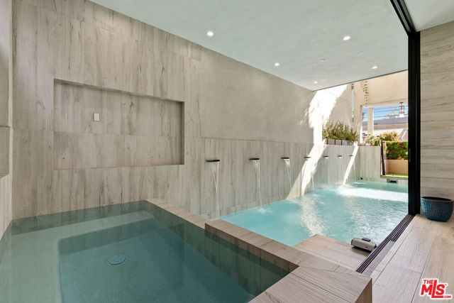 616 7th, Venice, CA 90291