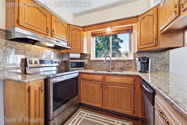 27025 Havelock Drive, Dearborn Heights, MI 48127