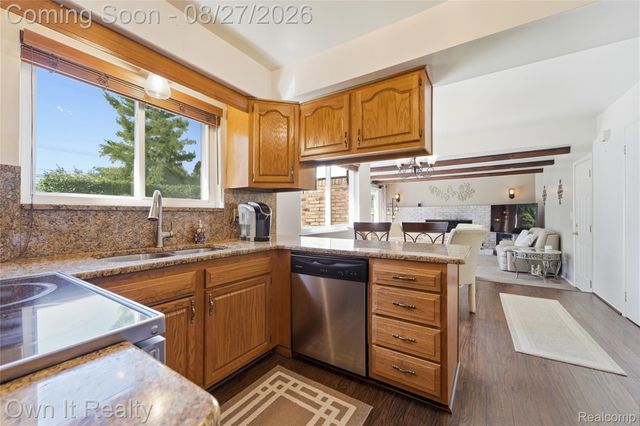 27025 Havelock Drive, Dearborn Heights, MI 48127