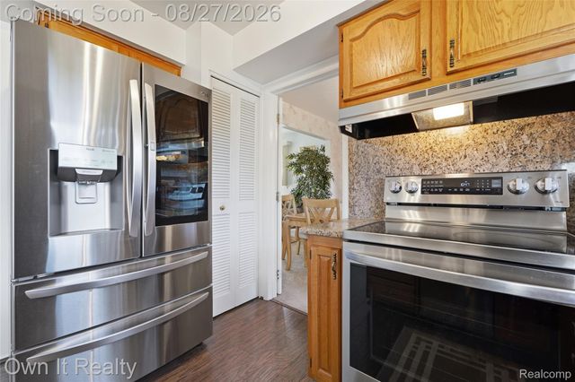 27025 Havelock Drive, Dearborn Heights, MI 48127