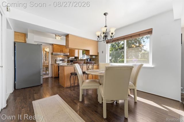 27025 Havelock Drive, Dearborn Heights, MI 48127