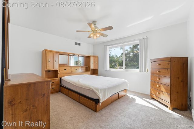 27025 Havelock Drive, Dearborn Heights, MI 48127