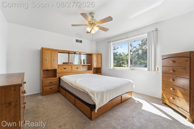 27025 Havelock Drive, Dearborn Heights, MI 48127