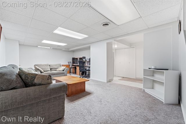 27025 Havelock Drive, Dearborn Heights, MI 48127