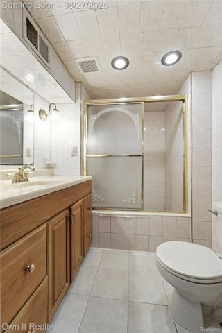 27025 Havelock Drive, Dearborn Heights, MI 48127