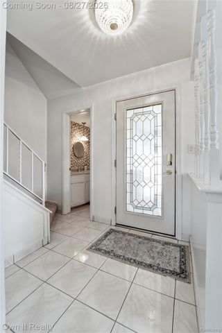 27025 Havelock Drive, Dearborn Heights, MI 48127