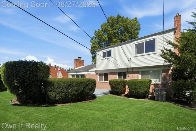 27025 Havelock Drive, Dearborn Heights, MI 48127