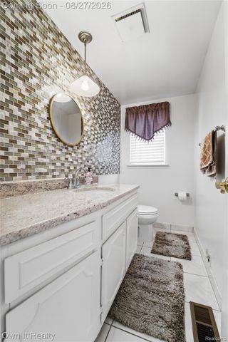 27025 Havelock Drive, Dearborn Heights, MI 48127