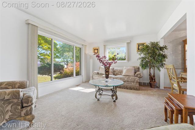 27025 Havelock Drive, Dearborn Heights, MI 48127
