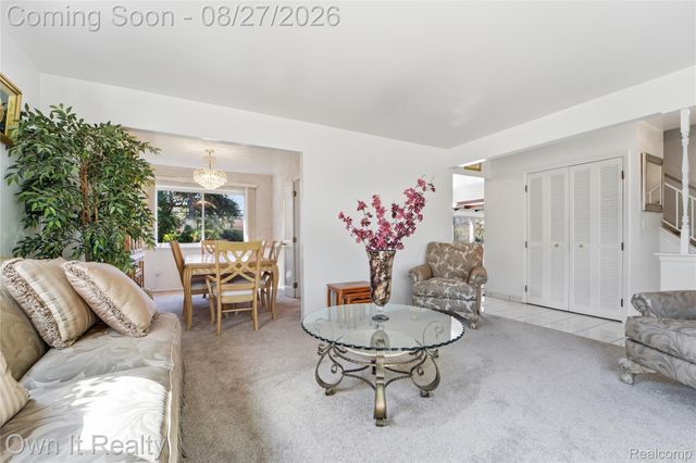 27025 Havelock Drive, Dearborn Heights, MI 48127