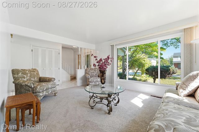 27025 Havelock Drive, Dearborn Heights, MI 48127