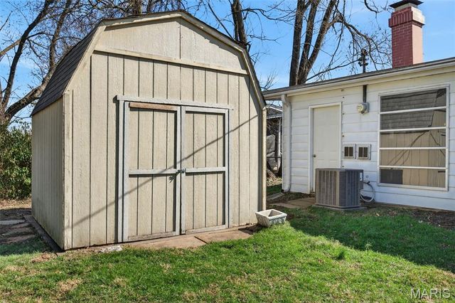 655 Loyola Drive, Florissant, MO 63031