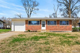 655 Loyola Drive, Florissant, MO 63031