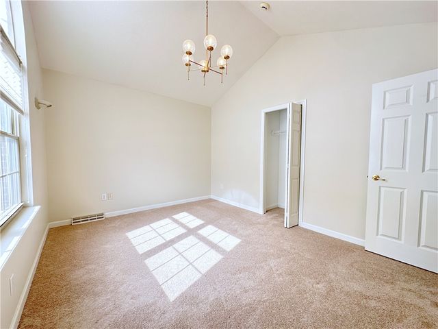 815 Village Dr, Mccandless, PA 15237