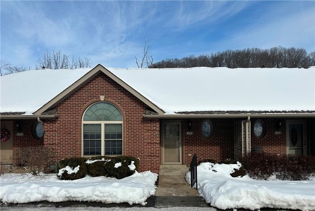 815 Village Dr, Mccandless, PA 15237