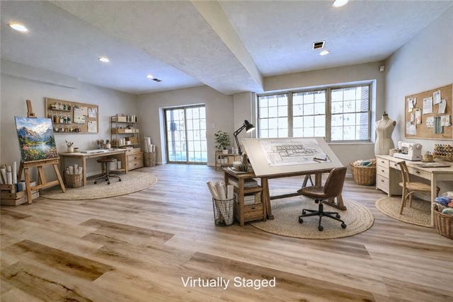 815 Village Dr, Mccandless, PA 15237