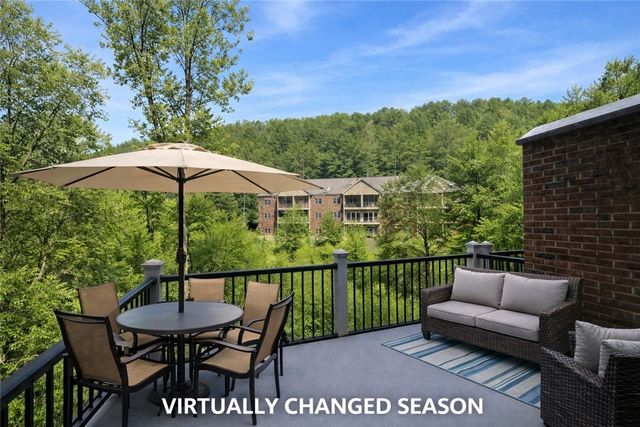 815 Village Dr, Mccandless, PA 15237
