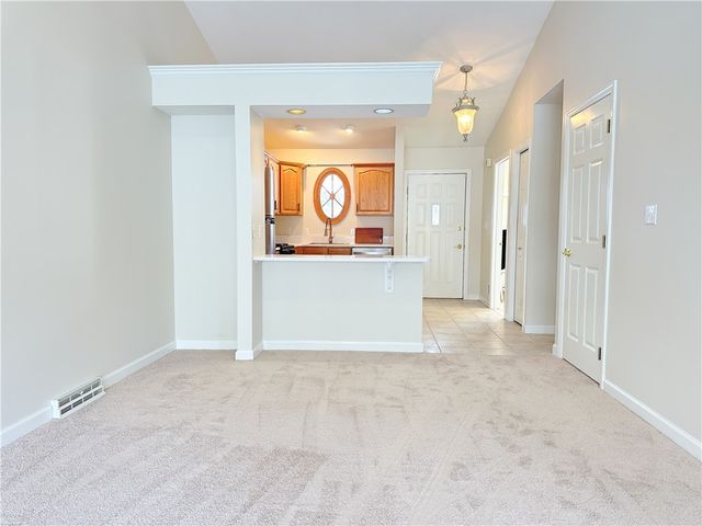 815 Village Dr, Mccandless, PA 15237