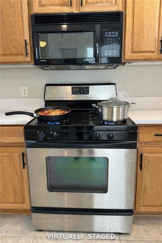 815 Village Dr, Mccandless, PA 15237