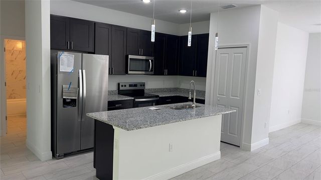 5027 SW 165TH STREET ROAD, Ocala, FL 34473