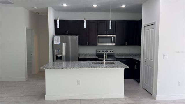5027 SW 165TH STREET ROAD, Ocala, FL 34473