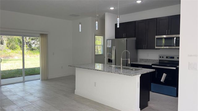 5027 SW 165TH STREET ROAD, Ocala, FL 34473