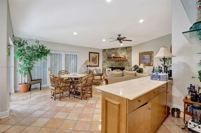 5320 SW 21st Ct, Plantation, FL 33317