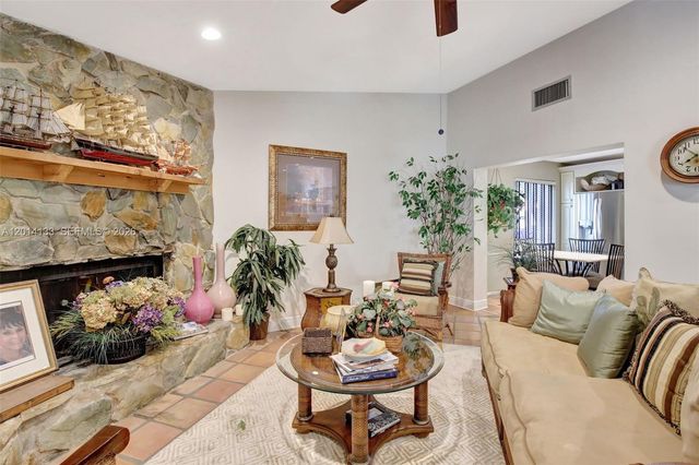5320 SW 21st Ct, Plantation, FL 33317