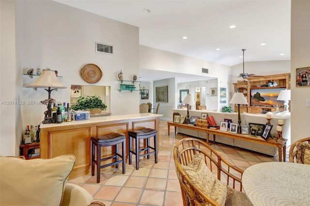 5320 SW 21st Ct, Plantation, FL 33317