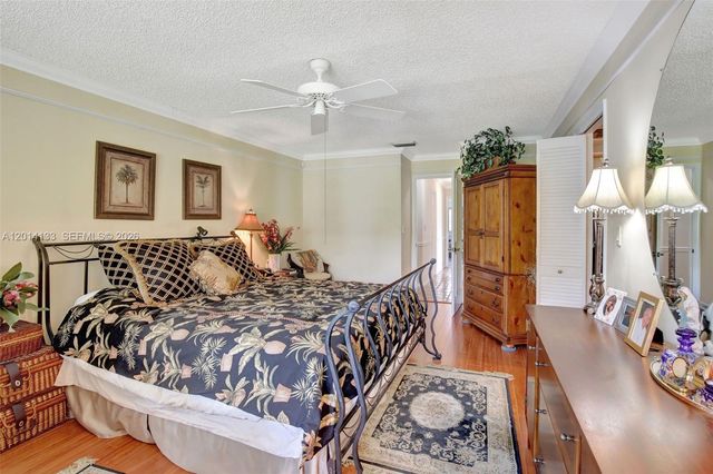 5320 SW 21st Ct, Plantation, FL 33317