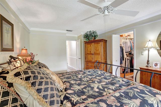 5320 SW 21st Ct, Plantation, FL 33317