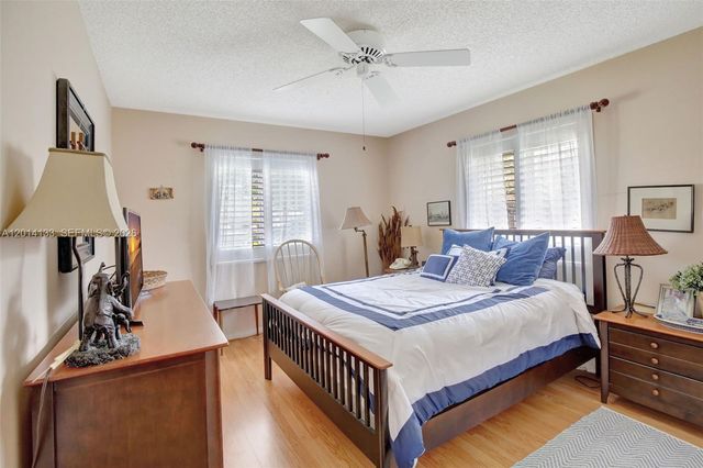 5320 SW 21st Ct, Plantation, FL 33317